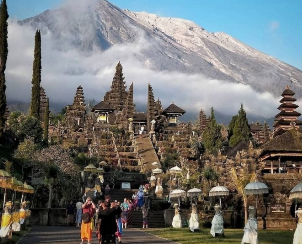 Pura Besakih Pura Terbesar Umat Hindu Di Bali Rekomendasi Tempat