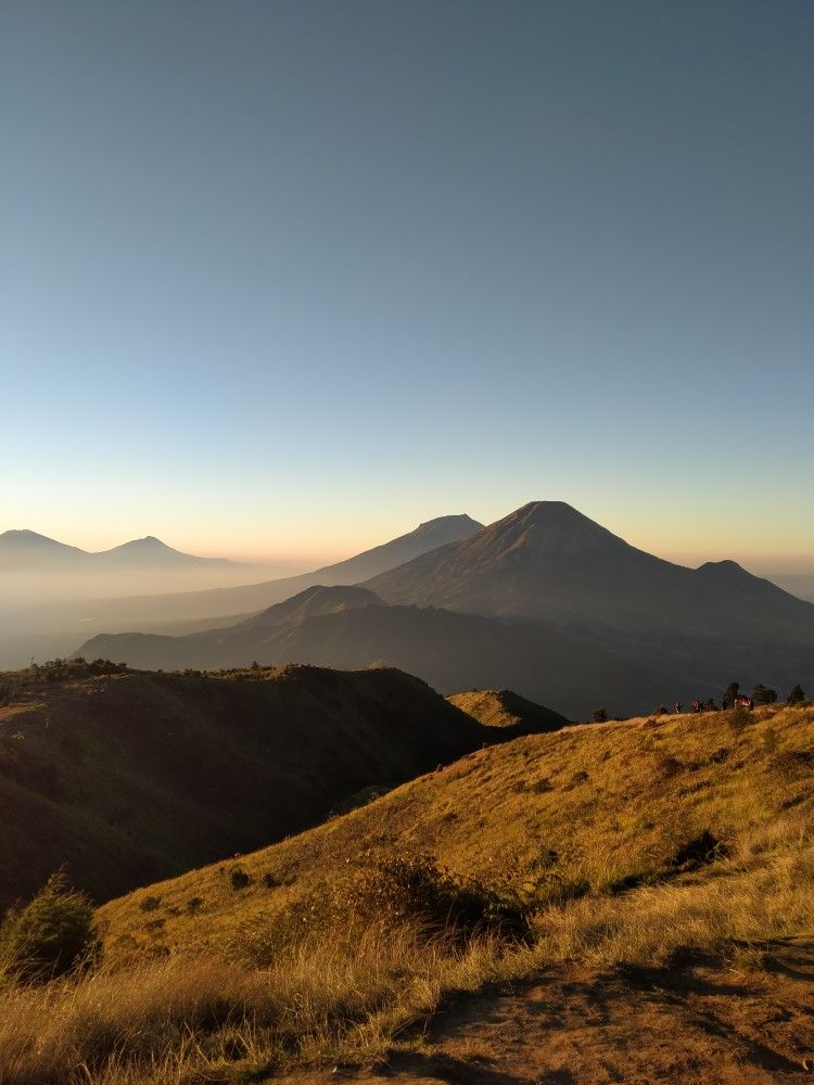 Berkemah Di Gunung Prau Dengan Menikmati Keindahan Alam