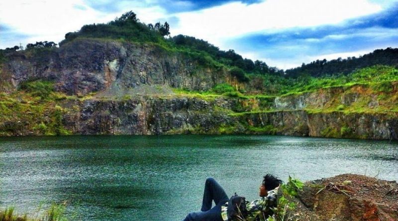 Wisata Danau Quarry Rumpin Bogor