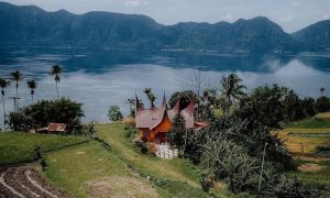 Danau Maninjau Danau Di Sumatera Barat Yang Melegenda 