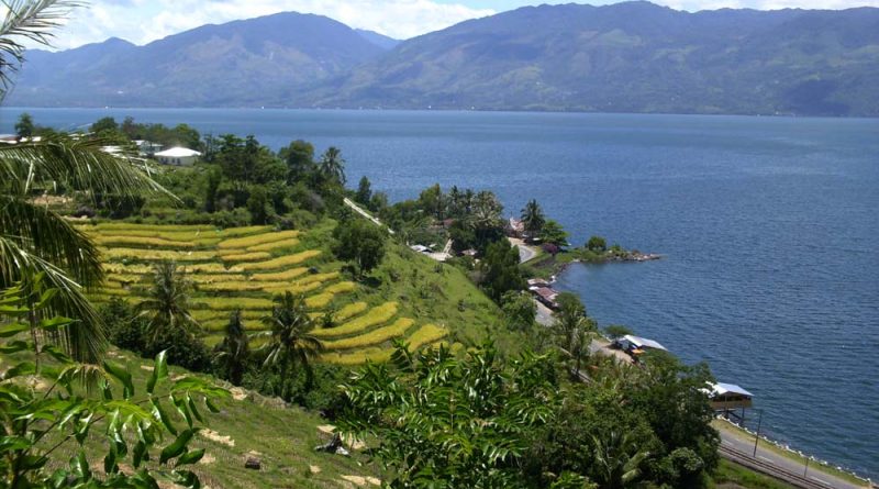 Danau Maninjau Danau Di Sumatera Barat Yang Melegenda