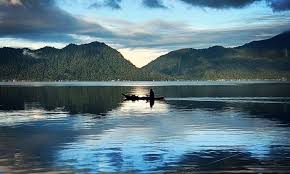 Danau Maninjau Danau Di Sumatera Barat Yang Melegenda 