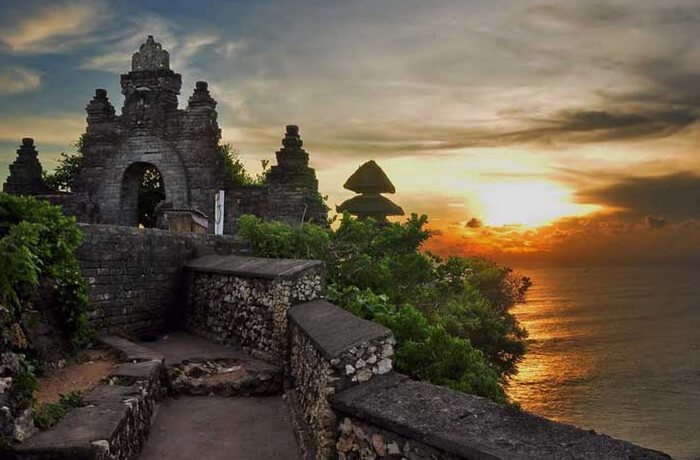 Wisata Populer Kuta Selatan Di Pulau Dewata - Pura Uluwatu