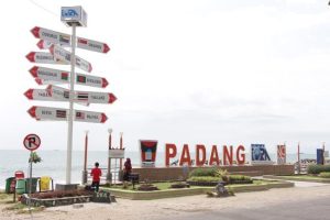 Pantai Padang Di Sumatera Barat Populer Di Kalangan Turis