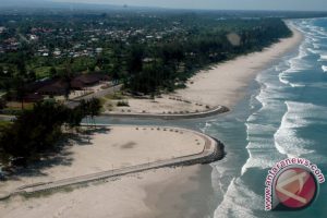 Pantai Padang Di Sumatera Barat Populer Di Kalangan Turis