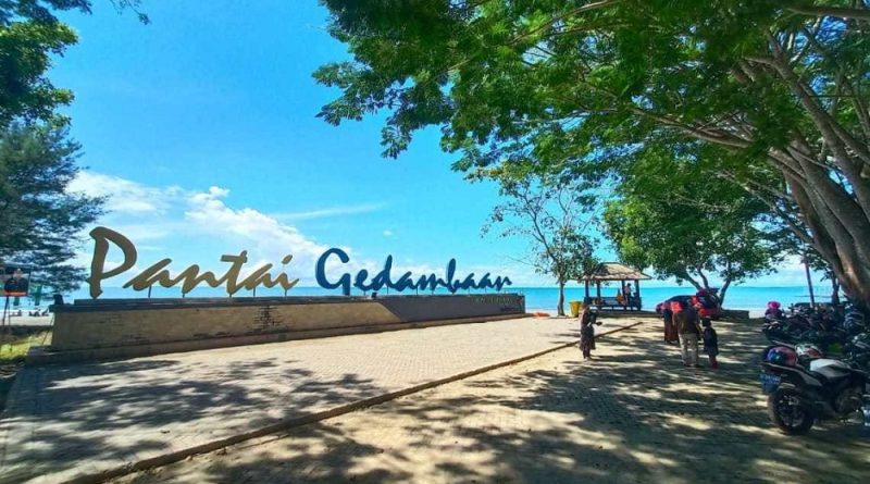 Pesona Pantai Pasir Putih Eksotis di Kotabaru