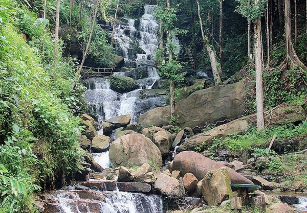 Rekomendasi Air Terjun Di Kalimantan Tengah Yang Wajib Anda Kunjungi