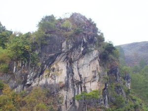 Batu Gantung Di Sumatera Utara Dengan Keajaiban Alam