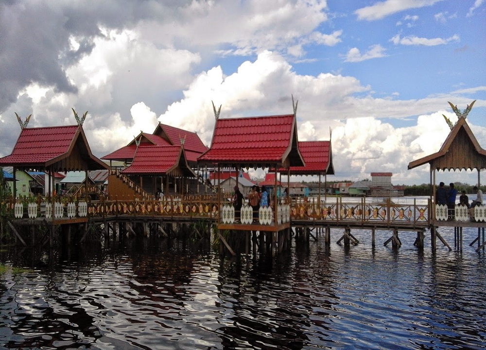 Destinasi Alam Perairan Cantik Di Kalimantan Tengah - Kereng Bangkirai