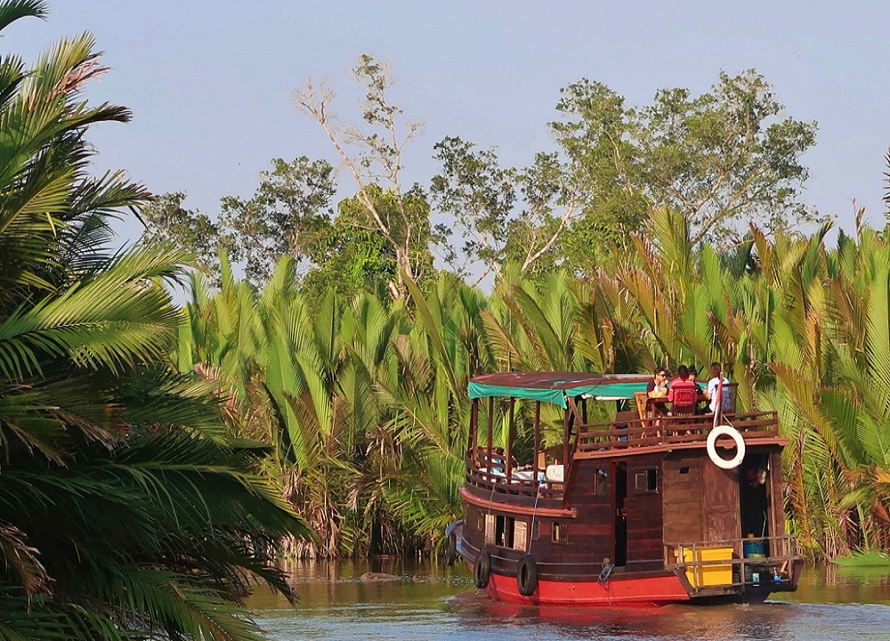 Destinasi Alam Perairan Cantik Di Kalimantan Tengah - Sungai Sekonyer