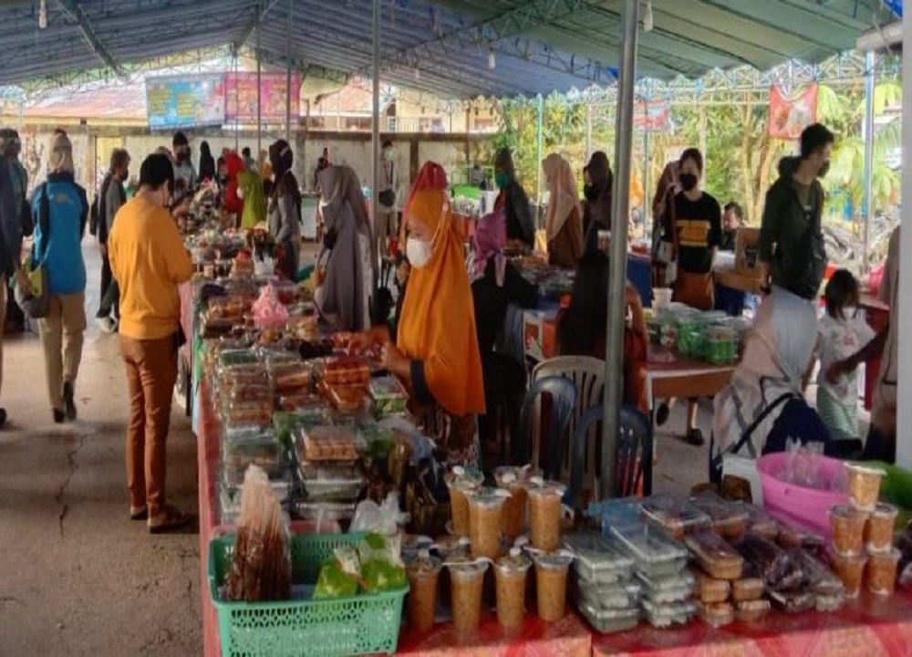 Masyarakat Kota Tarakan Berburu Takjil Sambil Ngabuburit - Keramaian penjual takjil selama masa menjelang ramadhan